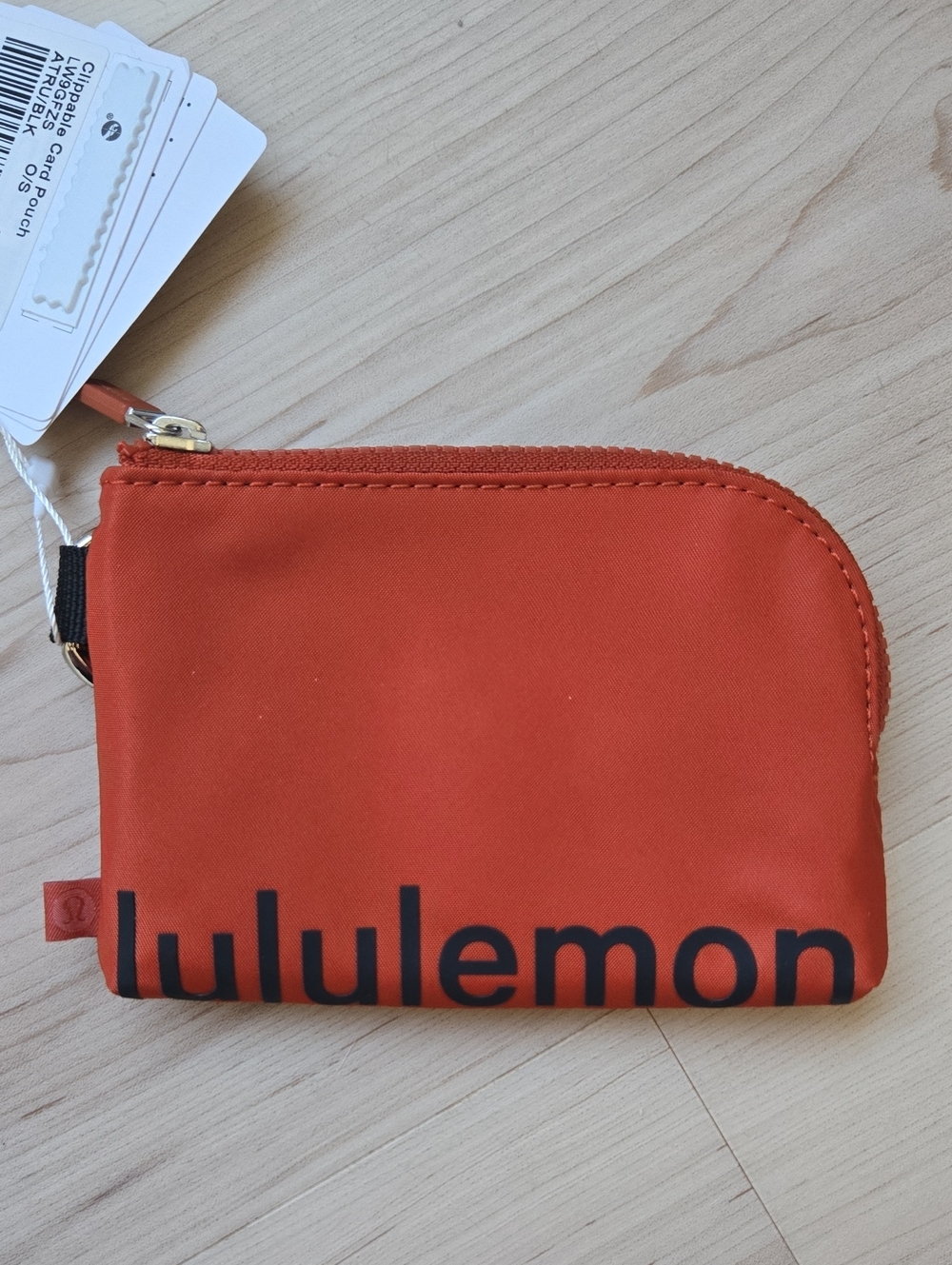 NWT Lululemon Clippable Card Pouch